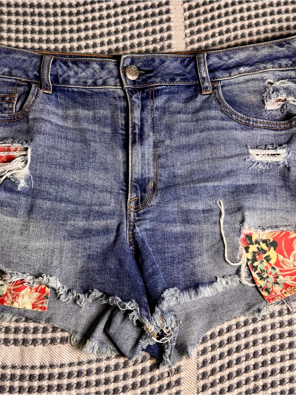 American Eagle Outfitters Distressed Blue Denim Jean Shorts with Floral Patch